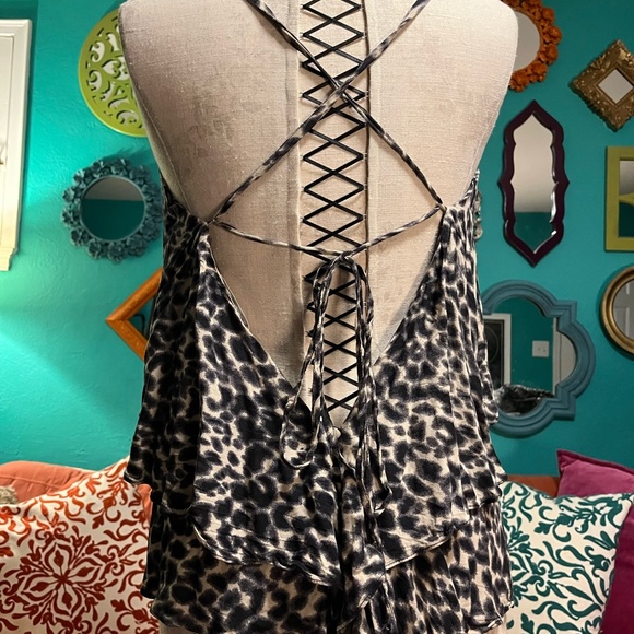 Leopard Print Open-back Top - Picture 4 of 5